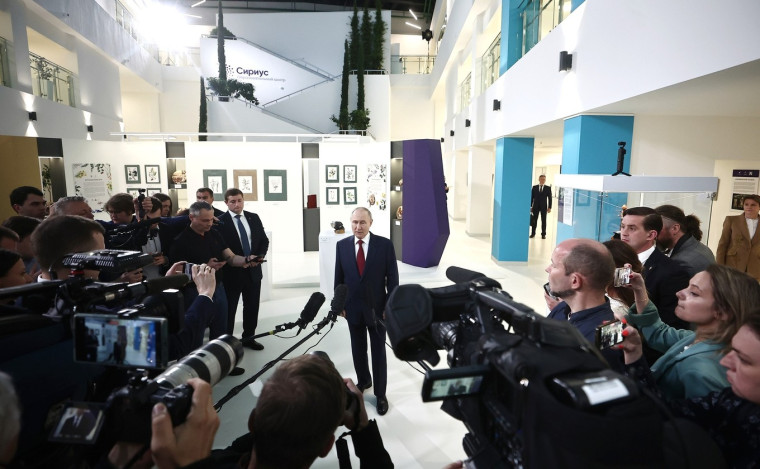 Заявление Владимира Путина для СМИ по итогам телефонного разговора с Президентом США Дональдом Трампом. Заявление Владимира Путина для СМИ по итогам телефонного разговора с Президентом США Дональдом Трампом.